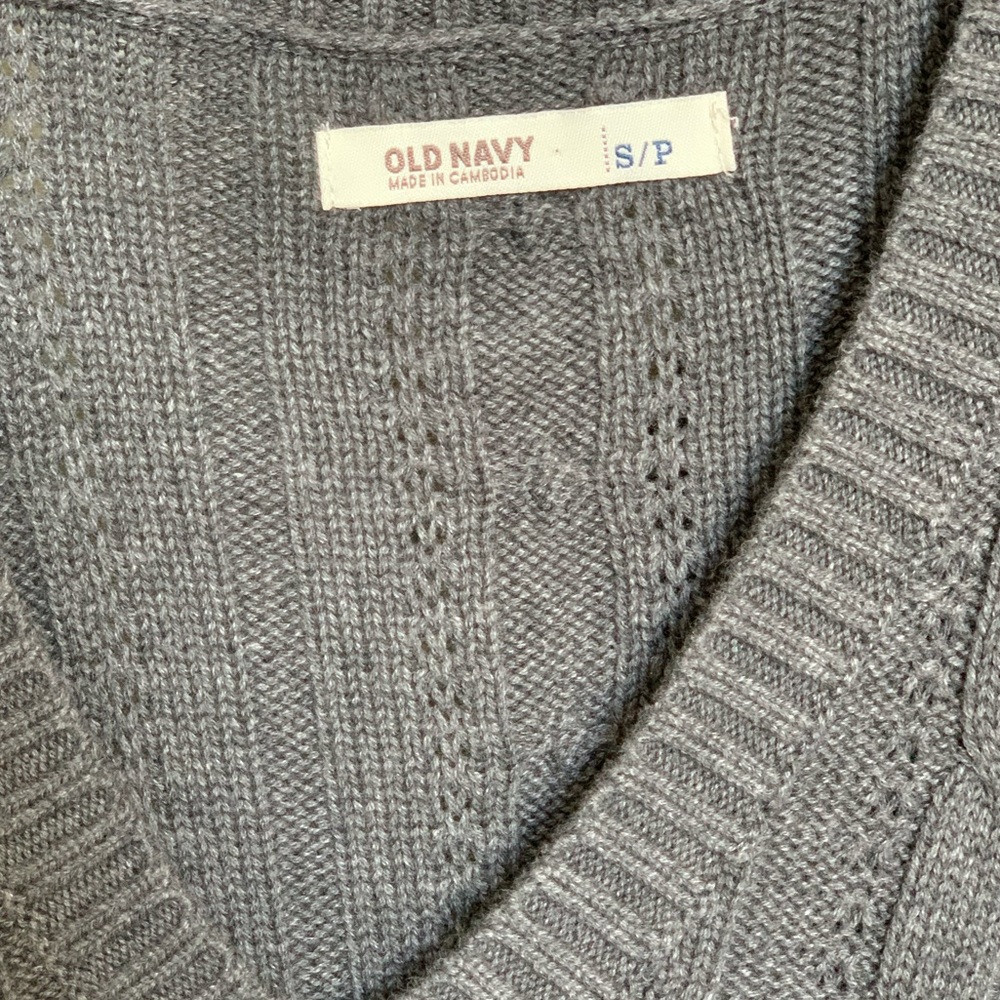 SOLD Old Navy Women’s Cable knit V-Neck Gray Pullover Sweater Top 100% Cotton - Picture 3 of 4